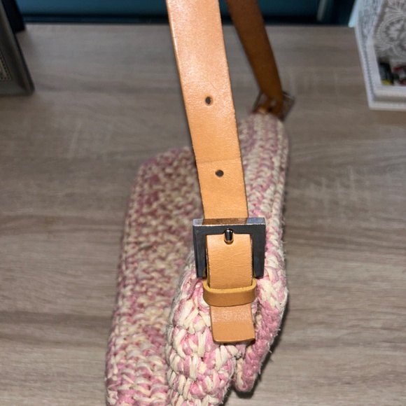 Fendi 2000’s Pink & Caramel Raffia Knit Baguette Bag - Picture 14 of 16
